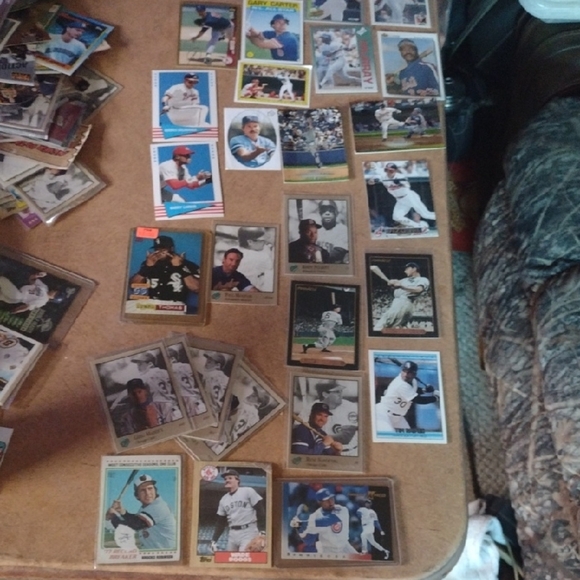 Assorted Baseball Trading Cards - Picture 1 of 4